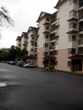 3 Bedroom Tropicana Apartment Bukit Merah Laketown